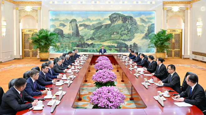 习近平集体会见上海合作组织成员国外长理事会会议外方代表团团长