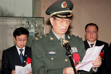 兰仲杰少将宣布“地球科学观赏石科普知识进校园”活动正式启动