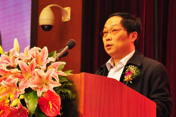 中华全国总工会经济技术部副部长王新卫讲话