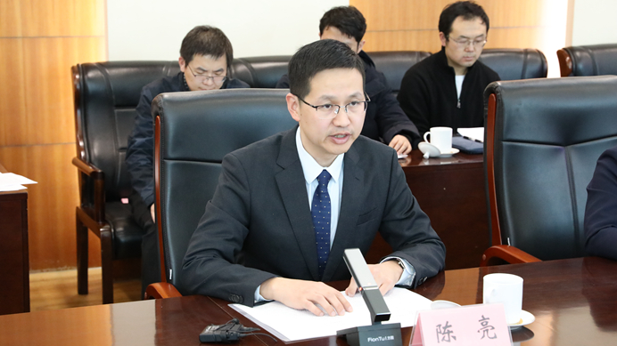 中国科学院重大科技任务局副局长陈亮答记者问
