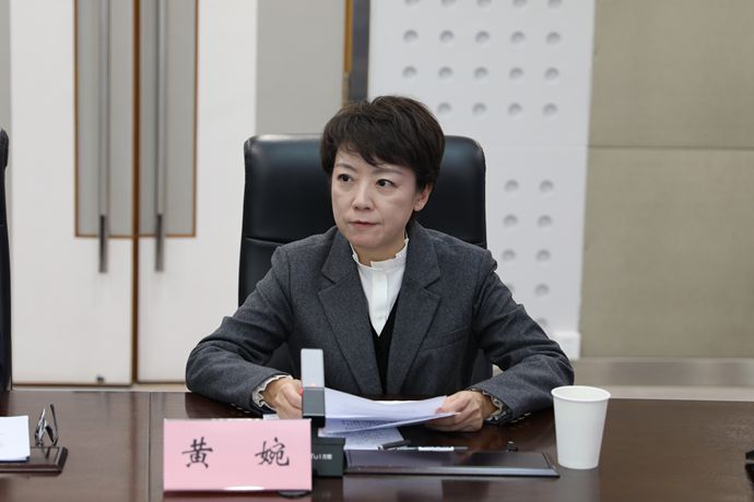 成都市住房和城乡建设局黄婉局长介绍经验做法